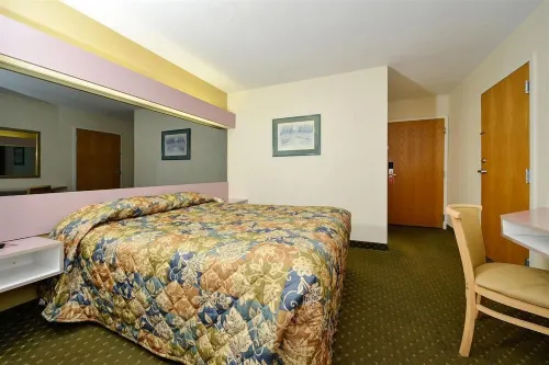 Travelers Inn - 2-Star