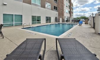 Holiday Inn Express & Suites Houston East - Beltway 8