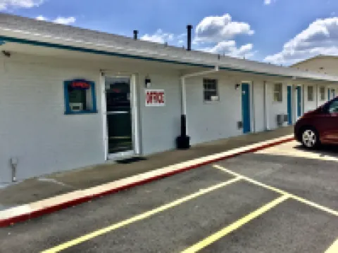 Lakeside Inn Hotels in McIntosh County