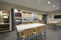 Home2 Suites by Hilton Stow Akron - breakfast