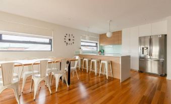 Kangaroo Bay Apartments