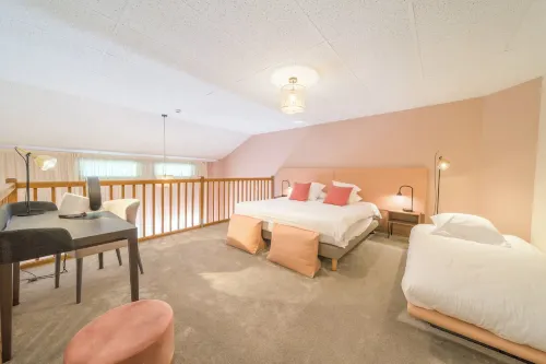 Les Dépendances du Château Chapeau Cornu