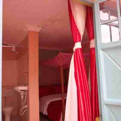 Summit Guest House & Grill Rooms