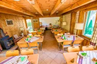 Öko-Park Panzió, Kemping és Rendezvényközpont - breakfast