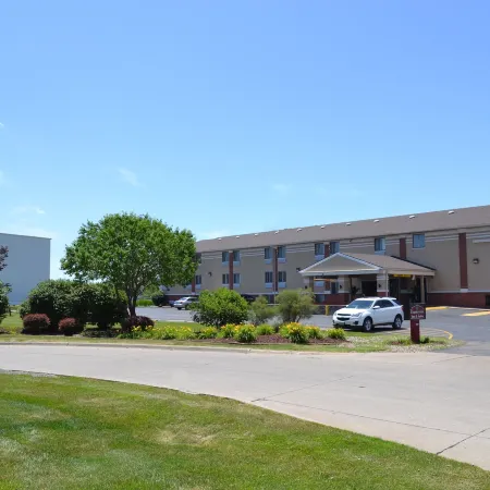 Countryside Inn & Suites Omaha East-Council Bluffs IA