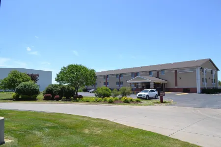 Countryside Inn & Suites Omaha East-Council Bluffs IA