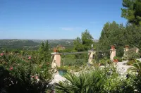 Les Roches Rouges Chambres d'hôtes Hotels in Ventabren