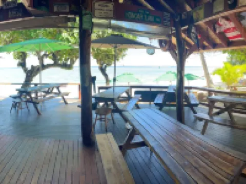 Aroa Beachside Resort Hotels in Arorangi