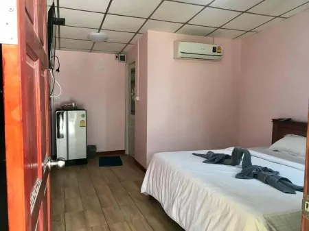 Reuan Jao Ngao Resort Отели рядом с достопримечательностью «Wat Bot»