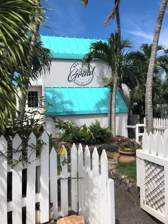 Flamboyan on the Bay Resort and Villas Отели в г. Сент-Томас