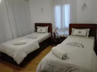 Sunny Guest House and Cafe