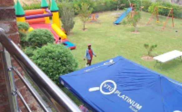 Vtu Platinum Lodge - parking