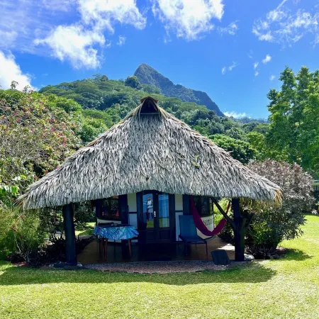 Linareva Moorea Beach Resort