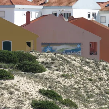 Supertubos Beach Hostel