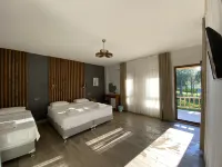 Elyada Konuk Evi (+8 Yaş ) - موقف سيارات