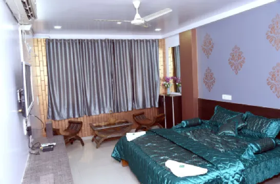 Hotel Tukson Hotels near Shree Vighnahar Ganapati Mandir, Ozar