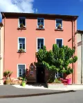 Chambres d'Hôtes et Gîtes- l'Abri Sous Roche