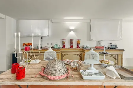 Lucca in Villa Lucrezia Отели рядом с достопримечательностью «Базилика Сан-Микеле-ин-Форо»