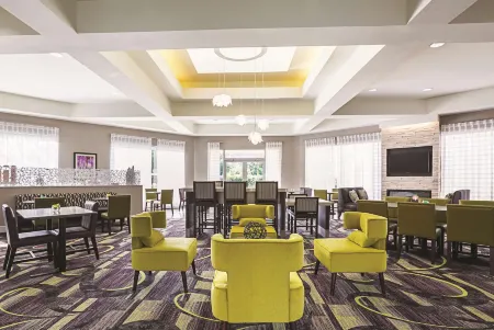 La Quinta Inn & Suites by Wyndham Dallas Plano West