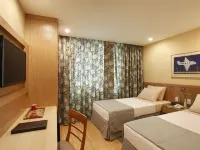 Windsor Copa Hotel Hotels near Leblon