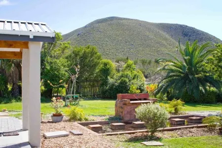 Blombos Self-Catering House Отели в г. Greater Hermanus