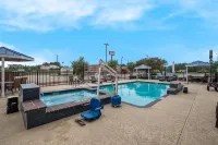 Hampton Inn Marshall - Pool