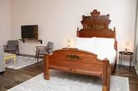 Bischoff Inn - Former 1870 Furniture Factory Now 5 Room Boutique Hotel Hotels in Tamaqua