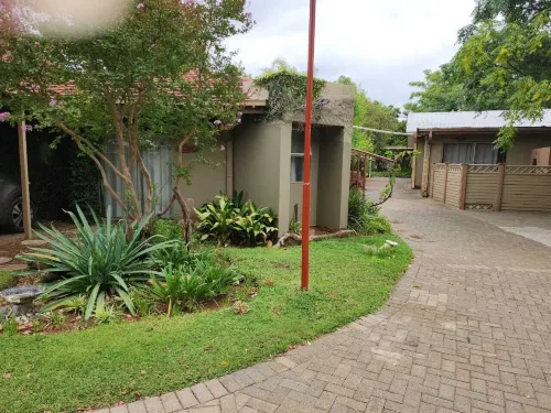 รัสเพลค เกสต์เฮาส์และคอนเฟอเรนซ์เซ็นเตอร์