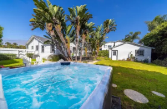 コースタル パーム ヘイブン - ウィズ ホットタブ