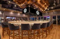 Sandman Signature Ottawa Airport Hotel - bar
