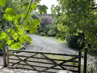 Remarkable Boultons Barn with Hot Tub & Opt Sauna Hotels in Bovey Tracey