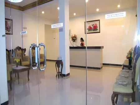 Hotel Mitra Garden Отели в г. Пангкалпинанг