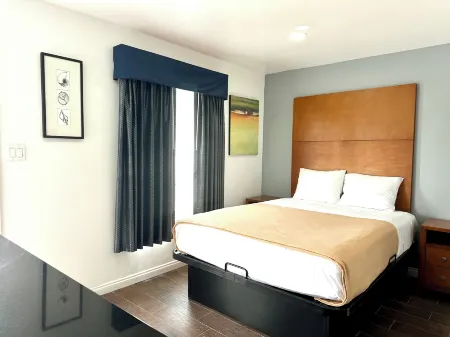 Oceanside Inn and Suites