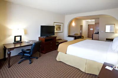Holiday Inn Express & Suites Kingsville