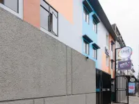 Sans Hotel Max Living Cengkareng West Jakarta Şehri otelleri