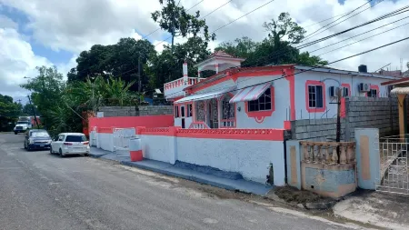 Charming 1-Bedroom House in St Thomas Jamaica Отели в г. Эйри Касл