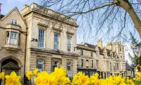 Central Stamford Townhouse with Parking Hotels near The Riverside Fish Bar & Restaurant
