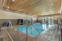 La Quinta Inn & Suites by Wyndham Coralville Iowa City Hotels in North Liberty