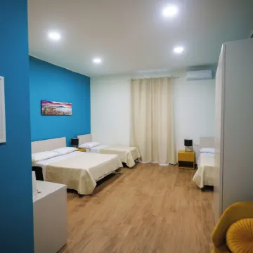 Terminal 1 Guest House Hotels near Naples Intl. Airport