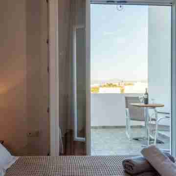 Naousa Central House Paros Rooms