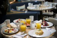 Signia by Hilton Diplomat Beach Resort - Aamiainen