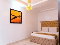ห้องหรูมาตรฐาน - นอนได้ 2 คน - สระว่ายน้ำ - ที่พักสัตว์เลี้ยงพักได้ - บังกะโล