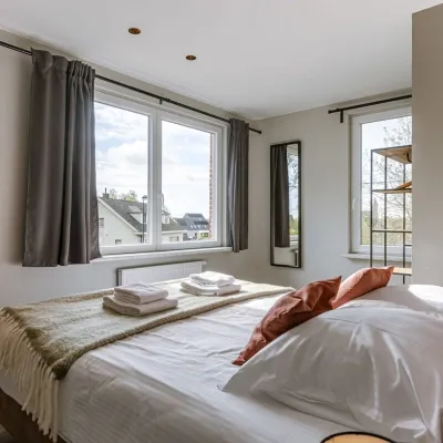 Huswell - Holiday Home Along the Canal with Great Views Hotels near Onze-Lieve-Vrouw-Hemelvaartkerk