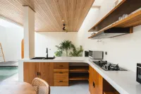 코퍼 에스테이트 2 바이 알프레드 인 발리 창구 호텔