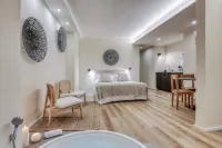 WelcHome - Suites - - Homestays