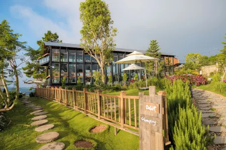 DaLart Glamping & Coffee Отели в г. Duc Trong District