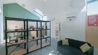 Bed & Bike Hostel - Hostels