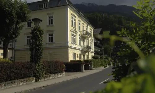 Romantik Residenz (Ferienwohnungen Hotel Im Weissen Rössl) - Dependance