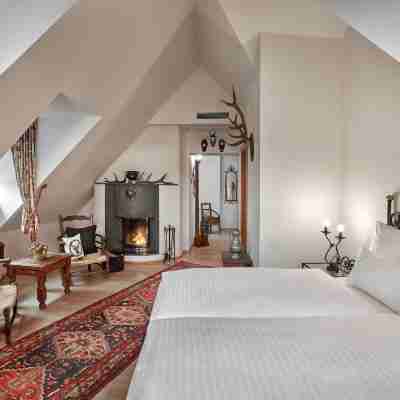 Hotel Schwarzer Adler Innsbruck Rooms