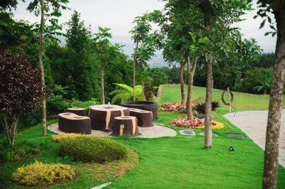 Royal Urban Resort Hotel dekat TIRTA KAMALAYAN